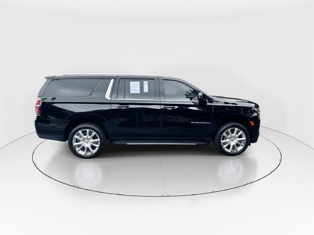 Used 2024 Chevrolet Suburban High Country AWD/4WD image 9