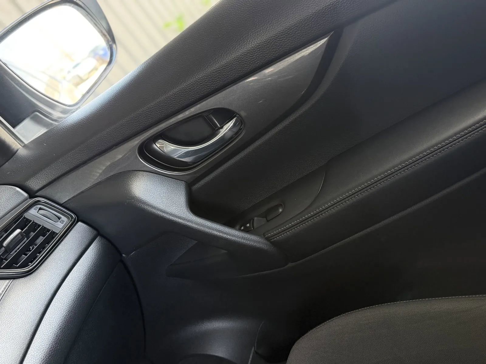 Used 2020 Nissan Rogue S w/ Special Edition Package image 37