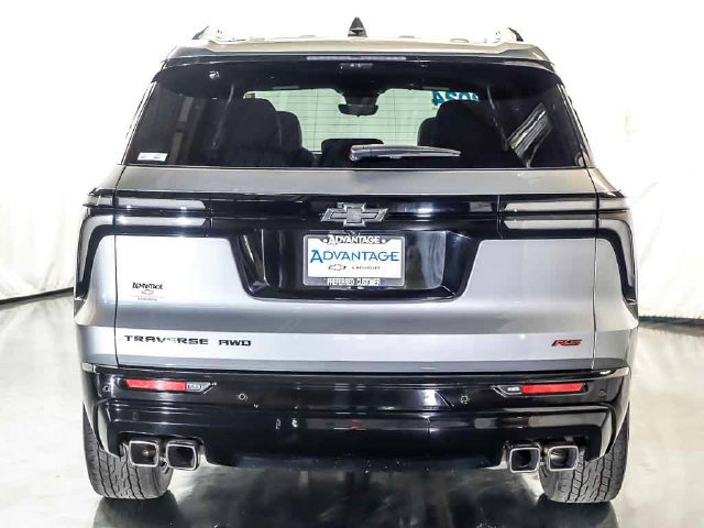 Used 2024 Chevrolet Traverse RS AWD/4WD image 8