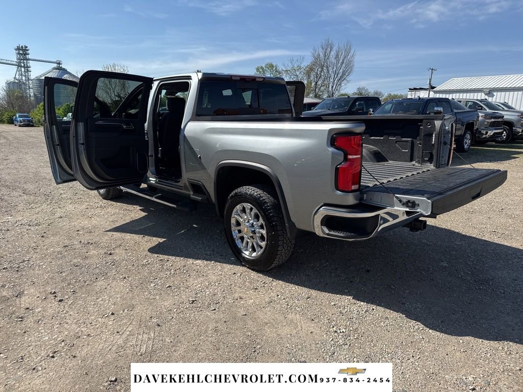 Used 2025 Chevrolet Silverado 2500 LTZ w/ LTZ Premium Package AWD/4WD image 29