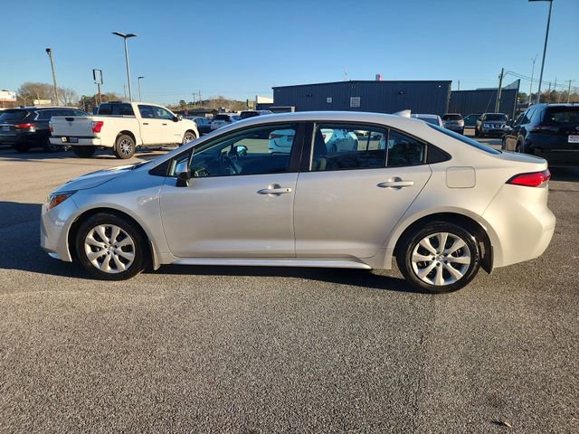 Used 2025 Toyota Corolla LE image 2