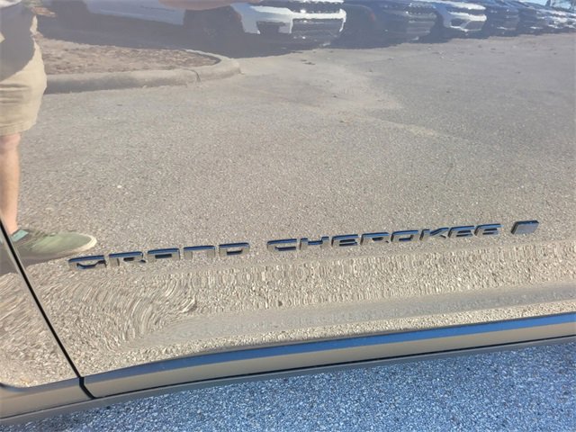 New 2025 Jeep Grand Cherokee Altitude image 3