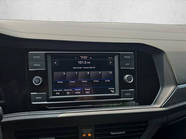Used 2023 Volkswagen Jetta SE FWD image 13
