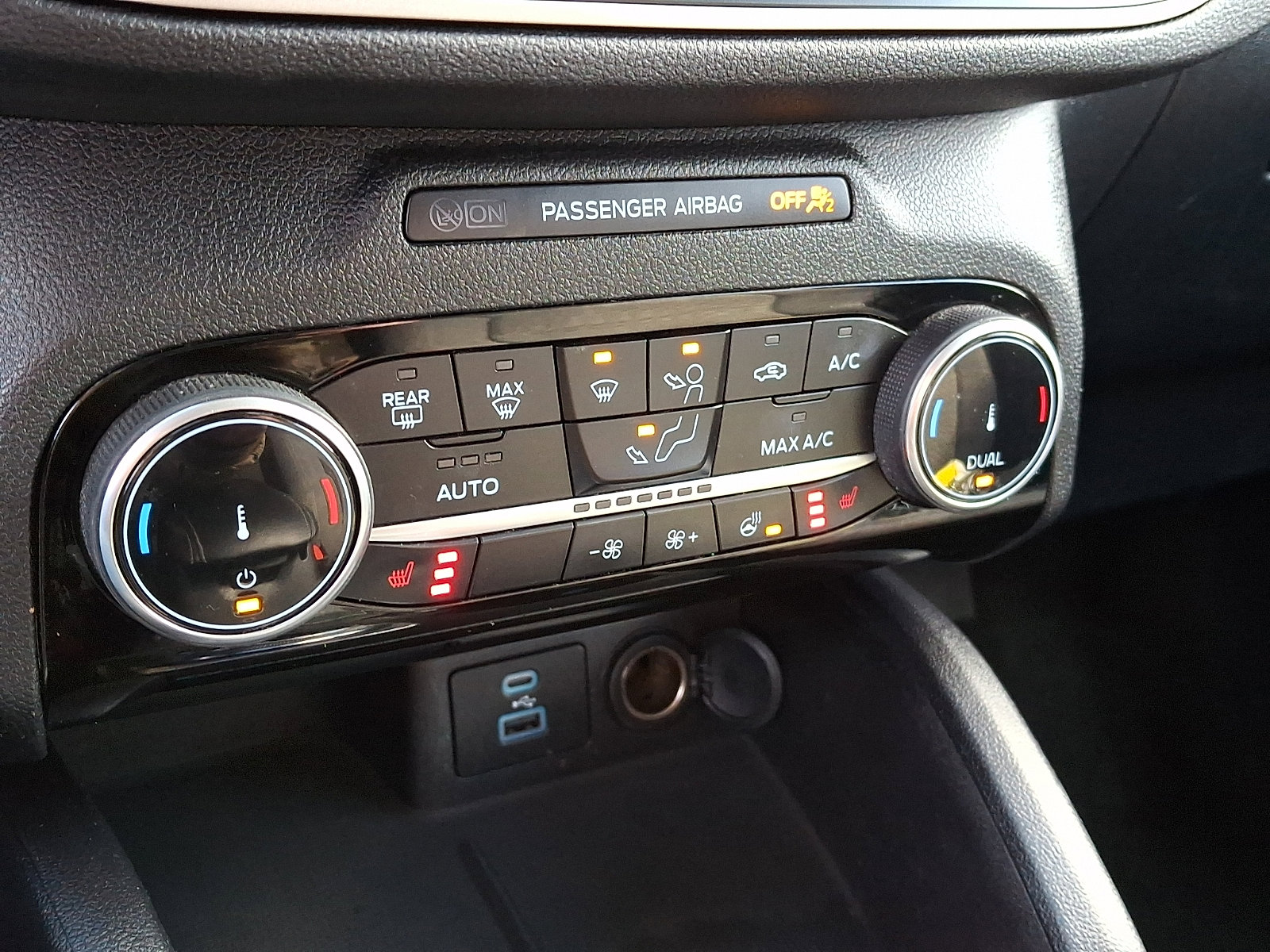 Used 2022 Ford Escape SE w/ Convenience Package image 16