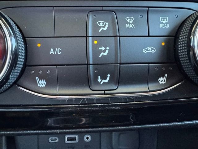 Used 2023 Buick Encore GX Preferred w/ Cold Weather Comfort Package AWD/4WD image 10