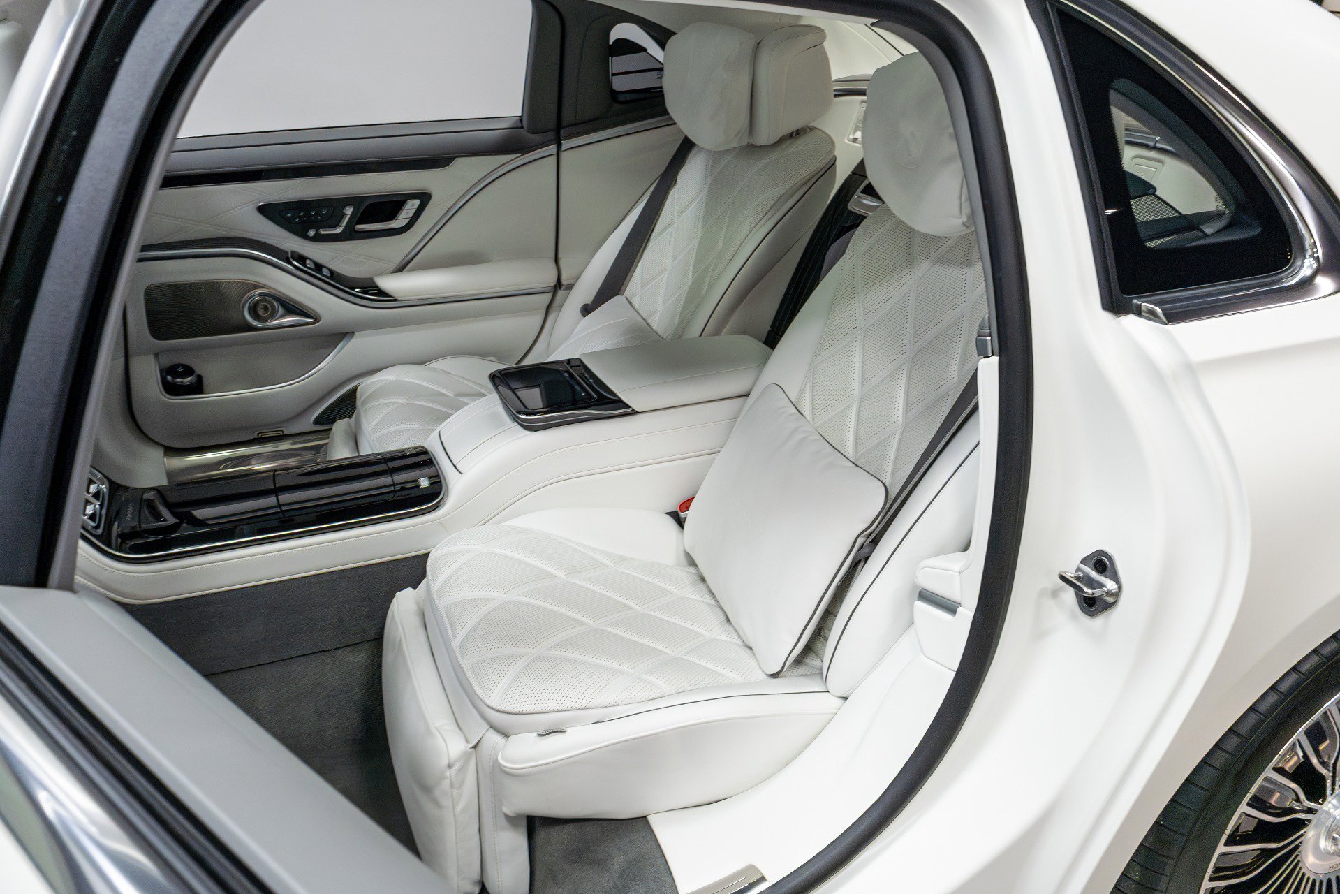 Used 2023 Mercedes-Benz Maybach S 680 4MATIC image 46