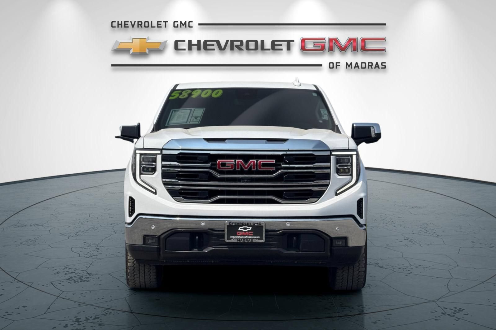 Used 2024 GMC Sierra 1500 SLT w/ SLT Premium Plus Package AWD/4WD image 8