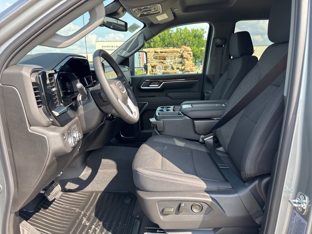 New 2026 GMC Sierra 3500 SLE w/ SLE Value Package image 11
