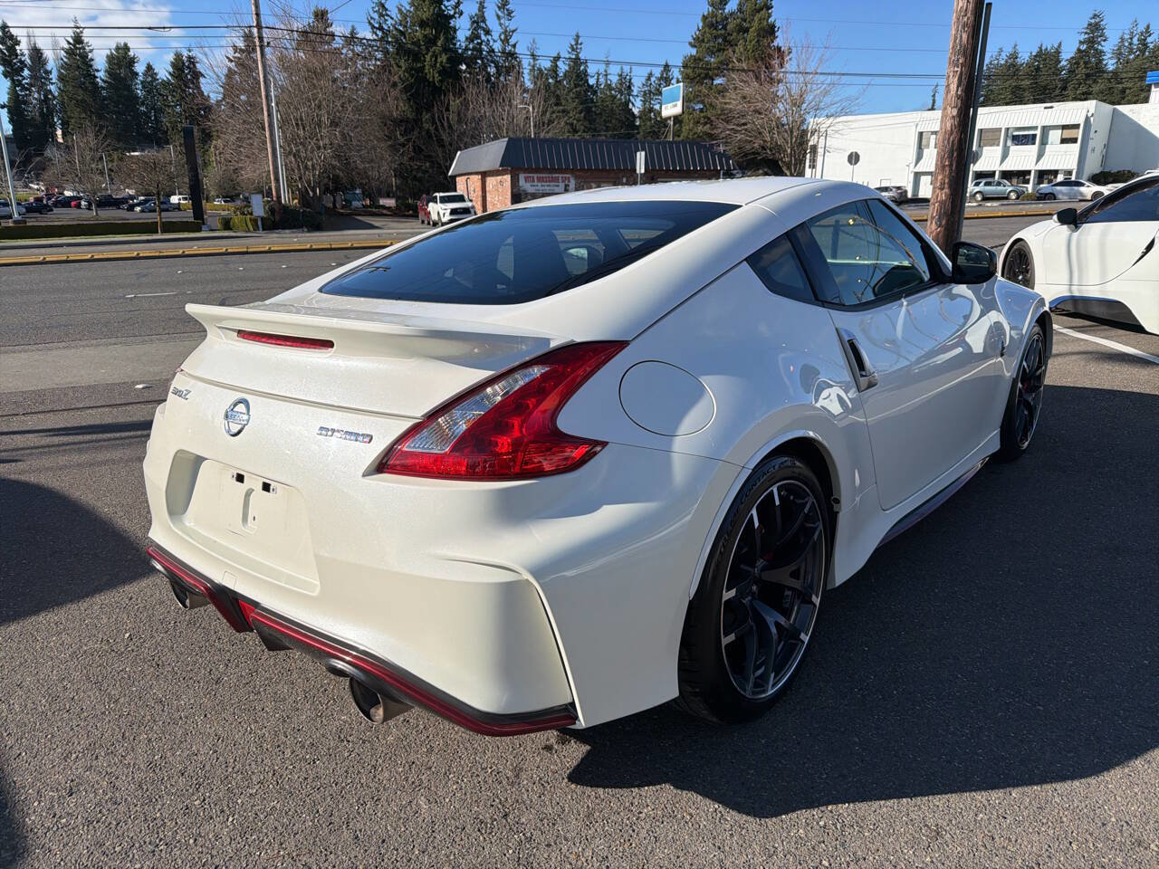 Used 2017 Nissan 370Z NISMO RWD image 8