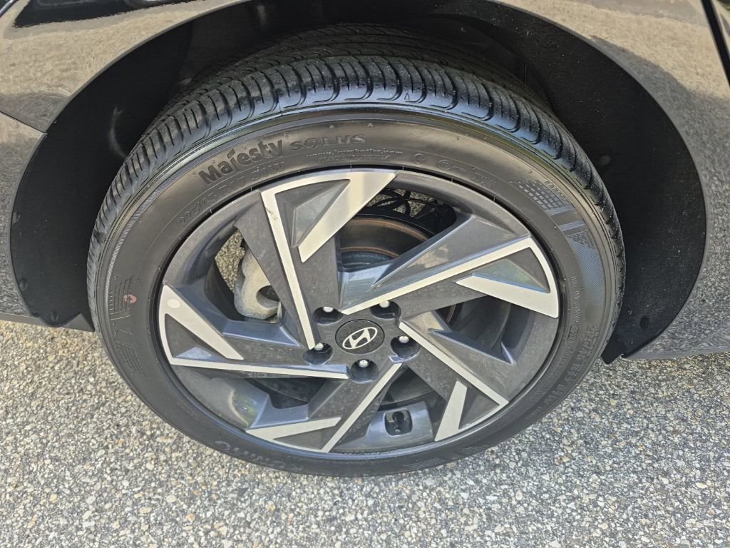 Used 2025 Hyundai Elantra Sport image 9