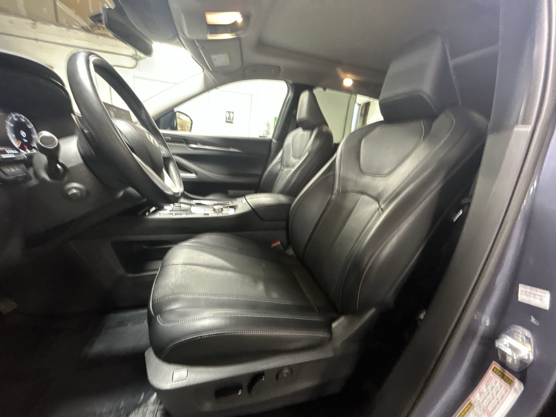 Used 2023 INFINITI QX60 Sensory AWD/4WD image 21