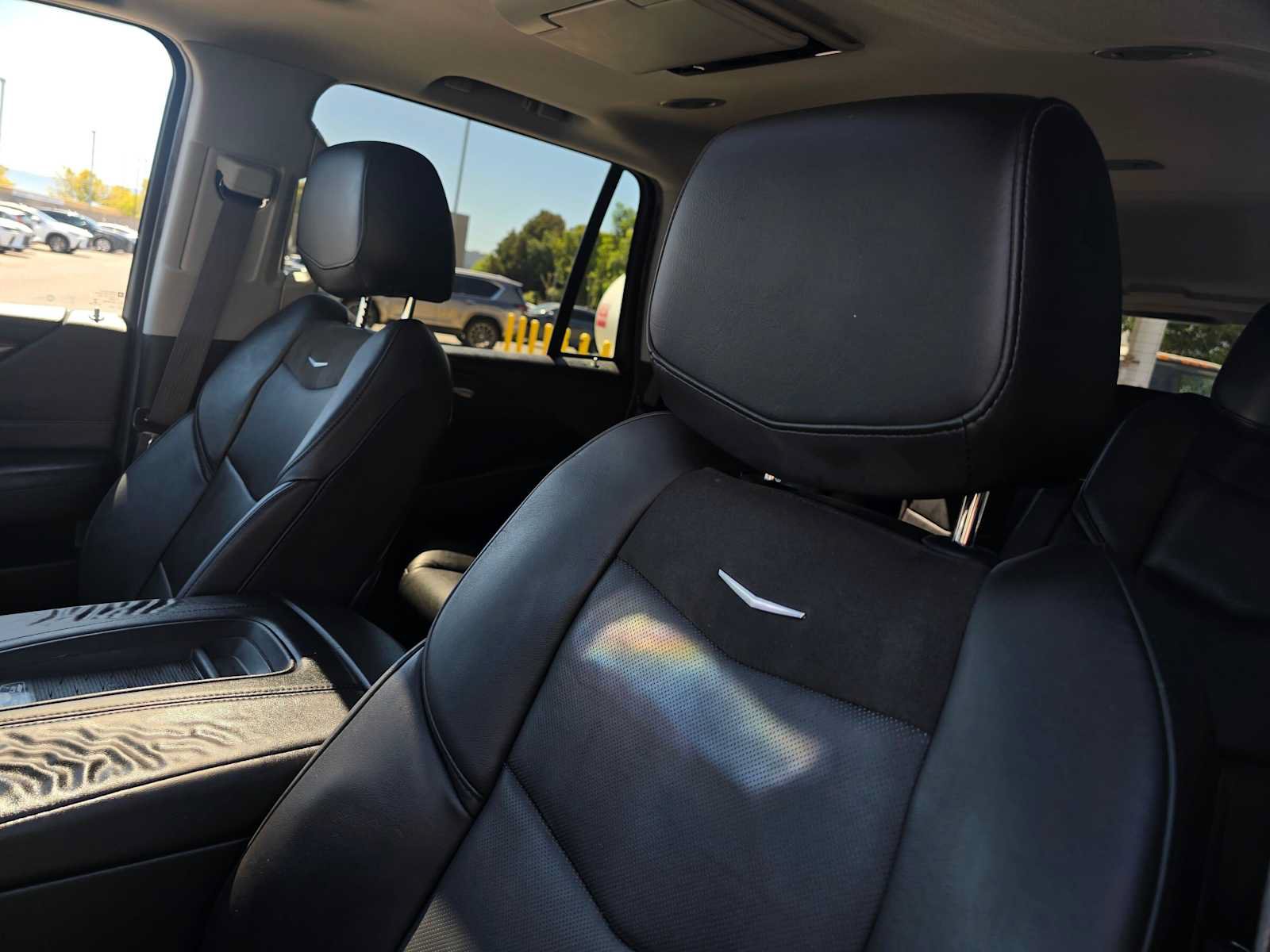 Used 2017 Cadillac Escalade Premium Luxury AWD/4WD image 25