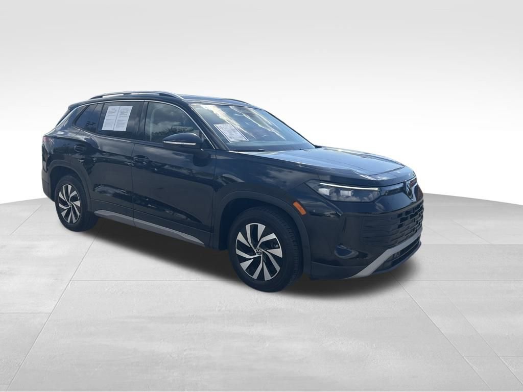 Certified 2025 Volkswagen Tiguan S image 7