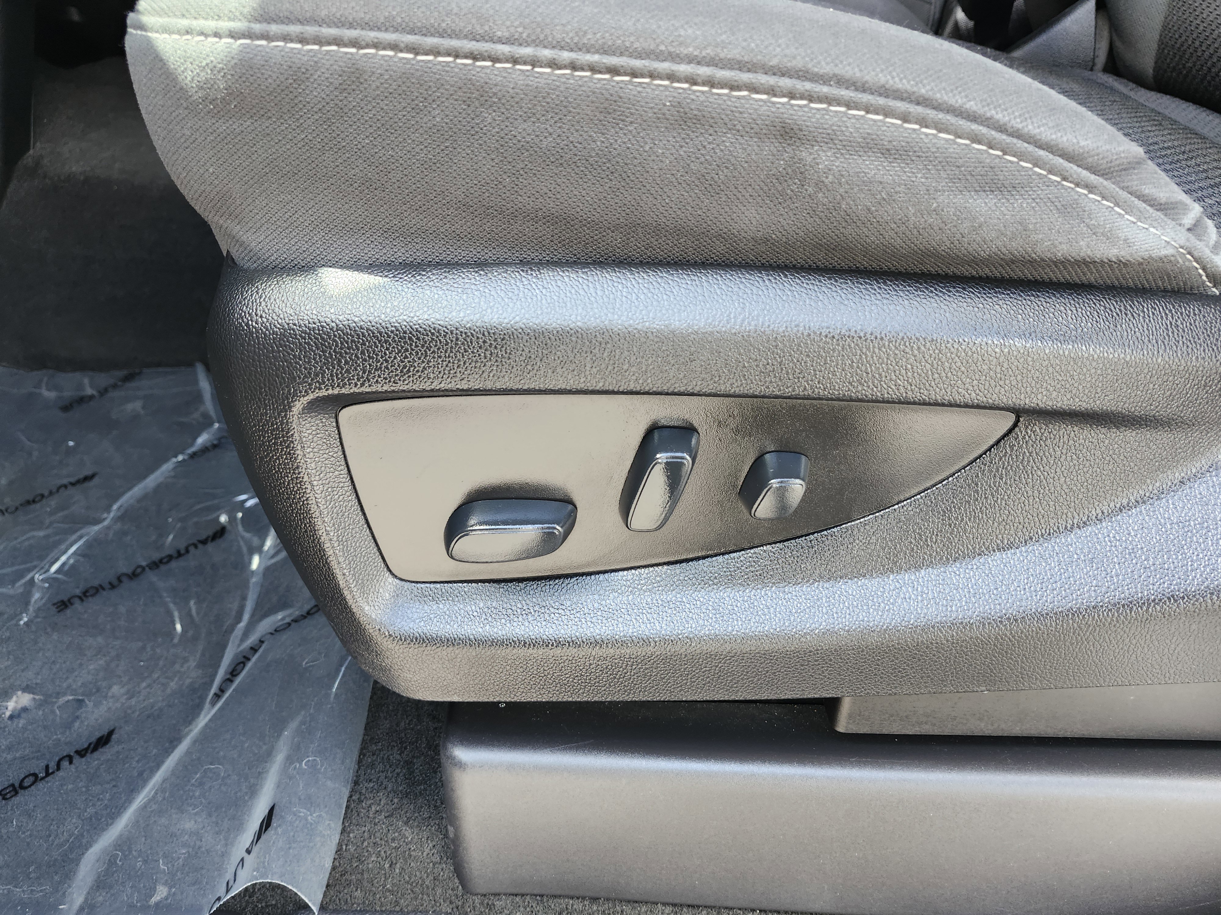 Used 2018 Chevrolet Silverado 1500 LT w/ All Star Edition image 27