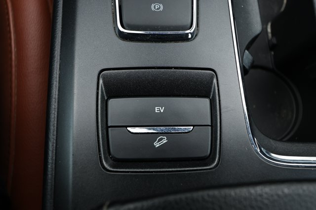 Used 2019 Ford Fusion Energi Titanium FWD image 19