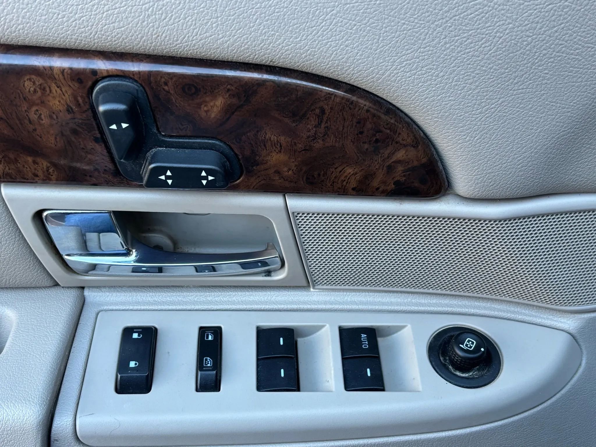 Used 2009 Mercury Grand Marquis LS image 35