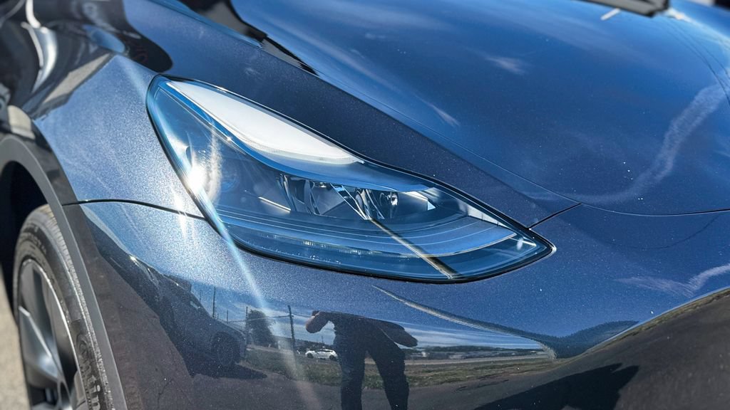 Used 2024 Tesla Model Y Long Range RWD image 12