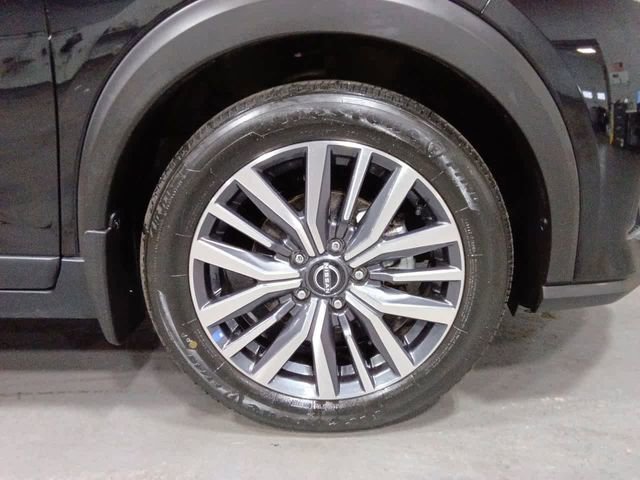 Used 2023 Nissan Kicks SV image 31