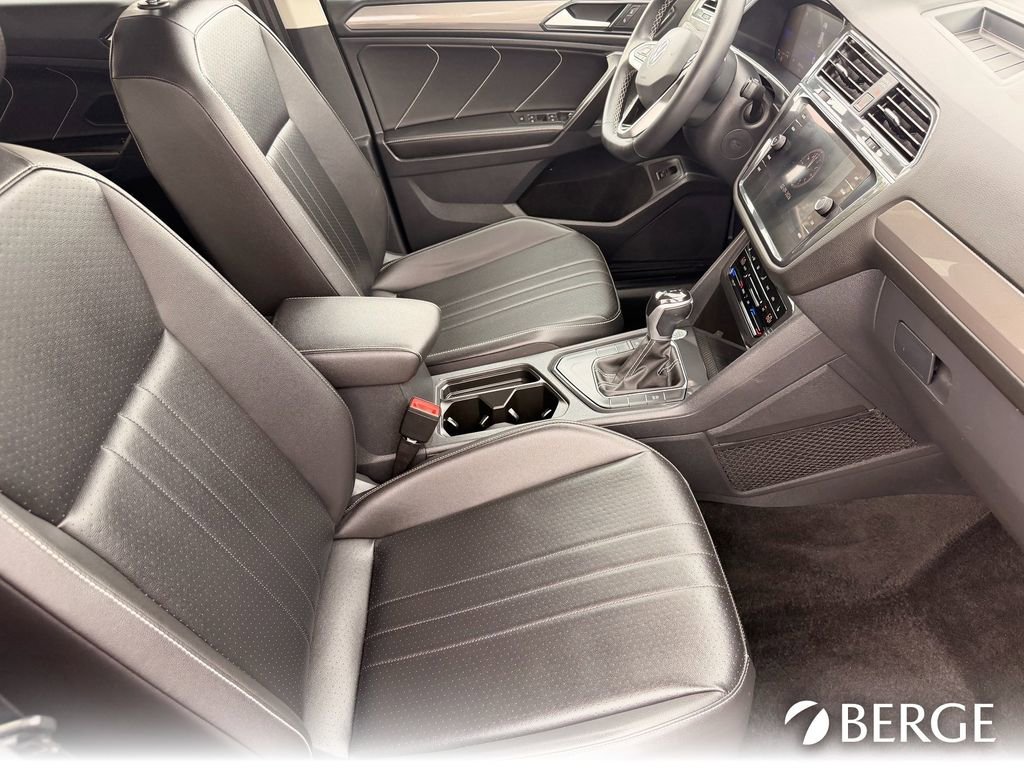 Used 2022 Volkswagen Tiguan SE image 13