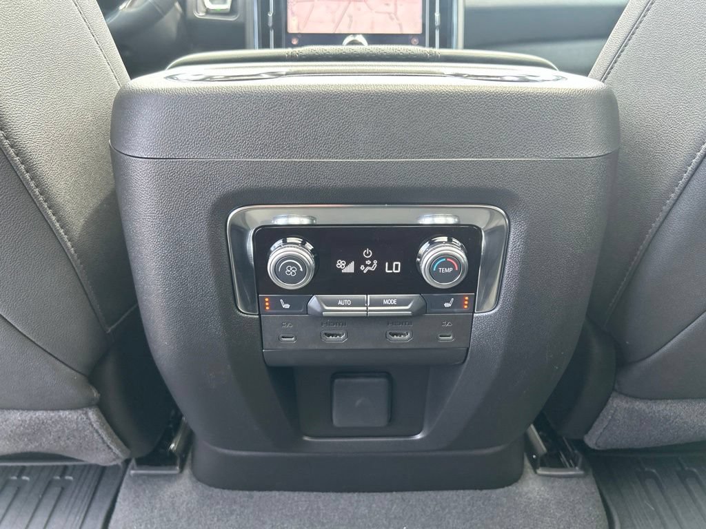 Used 2025 GMC Yukon AT4 w/ AT4 Premium Plus Package AWD/4WD image 48