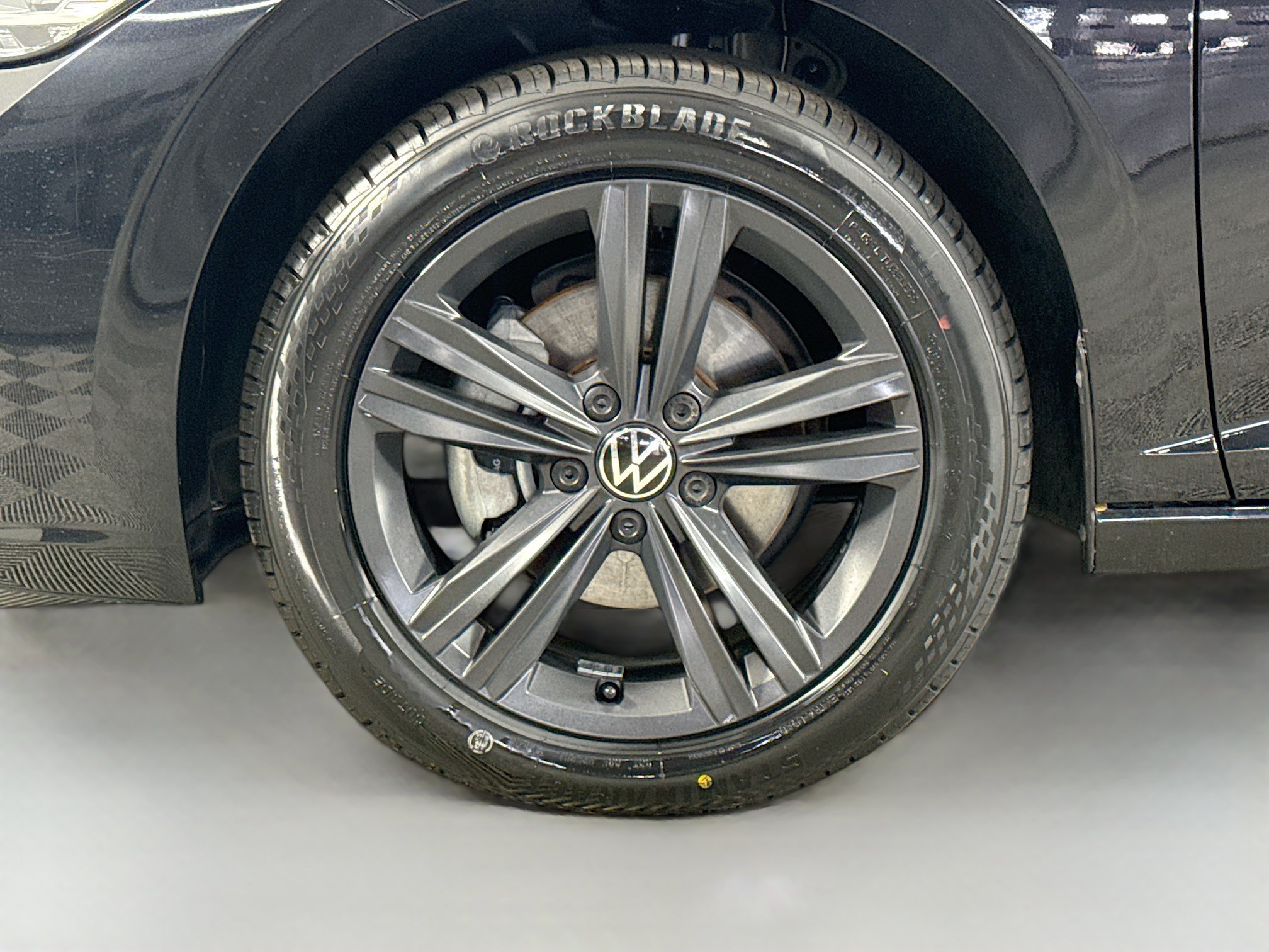 Used 2023 Volkswagen Jetta SE w/ Panoramic Sunroof Package FWD image 38