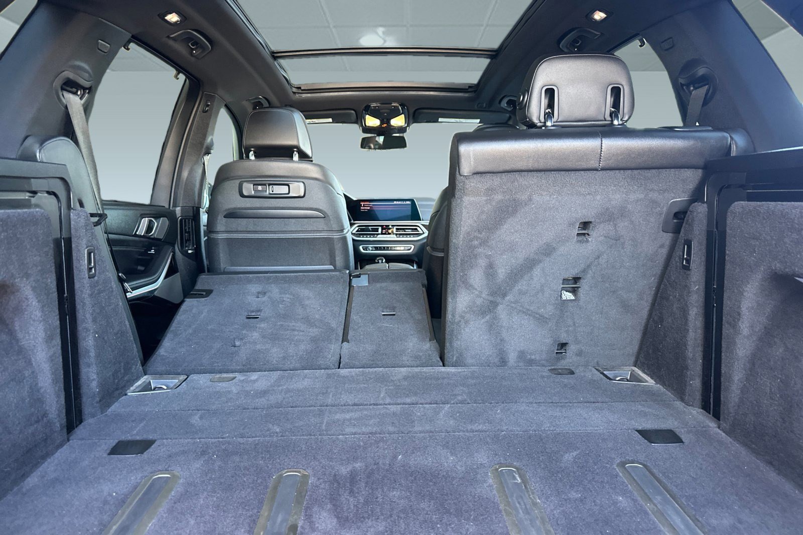 Used 2020 BMW X5 M50i image 31