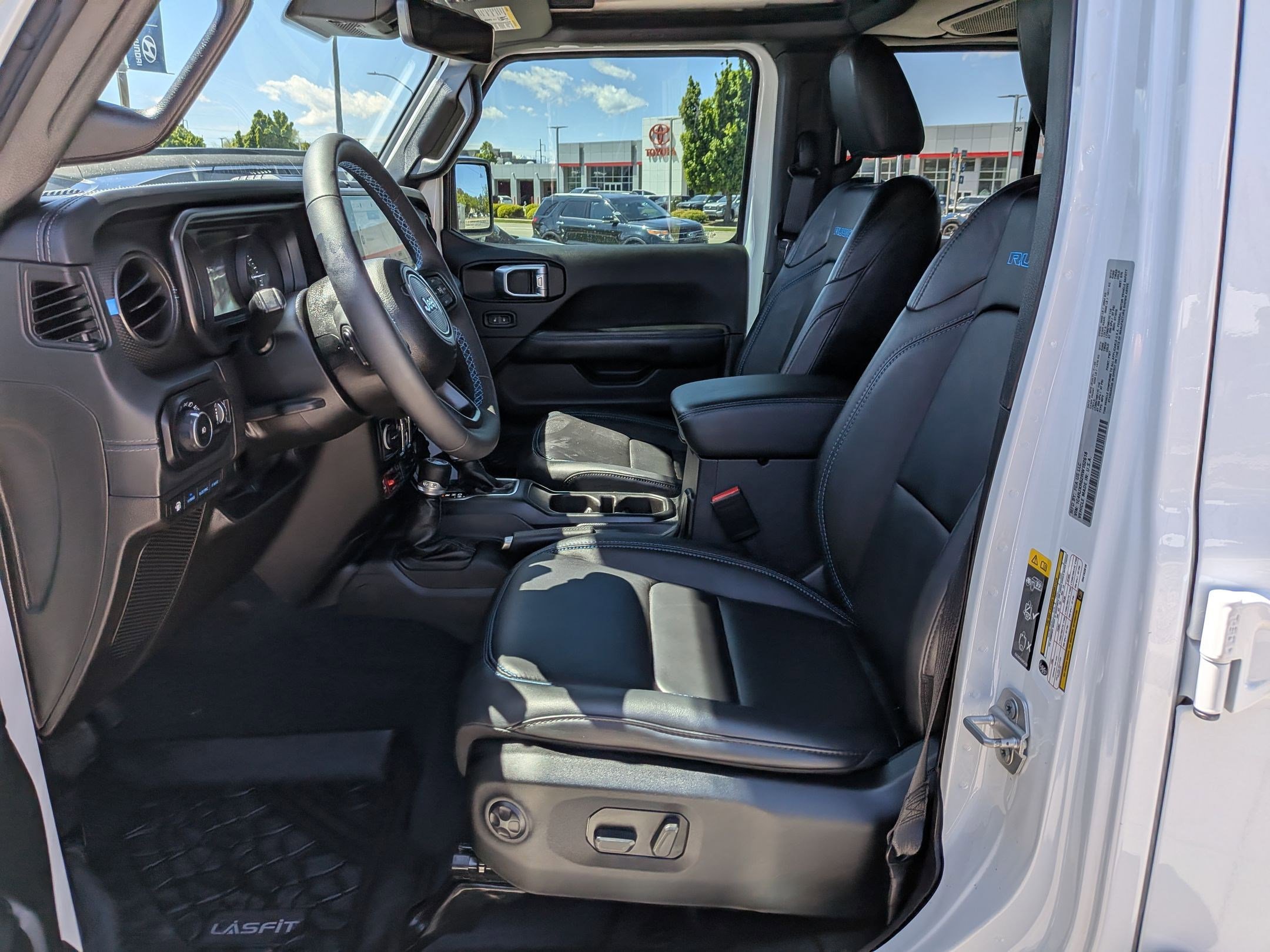 Used 2024 Jeep Wrangler Unlimited Rubicon 4xe AWD/4WD image 26