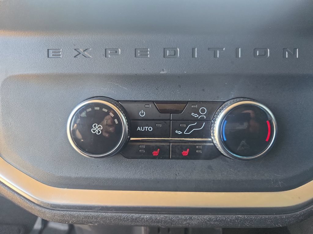 Used 2025 Ford Expedition Platinum AWD/4WD image 22