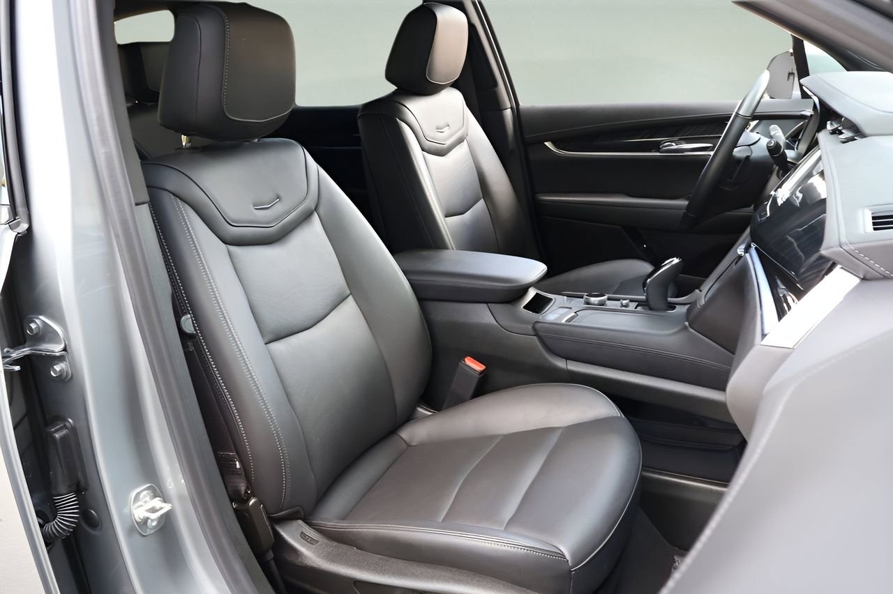 Used 2025 Cadillac XT6 Premium Luxury FWD image 21