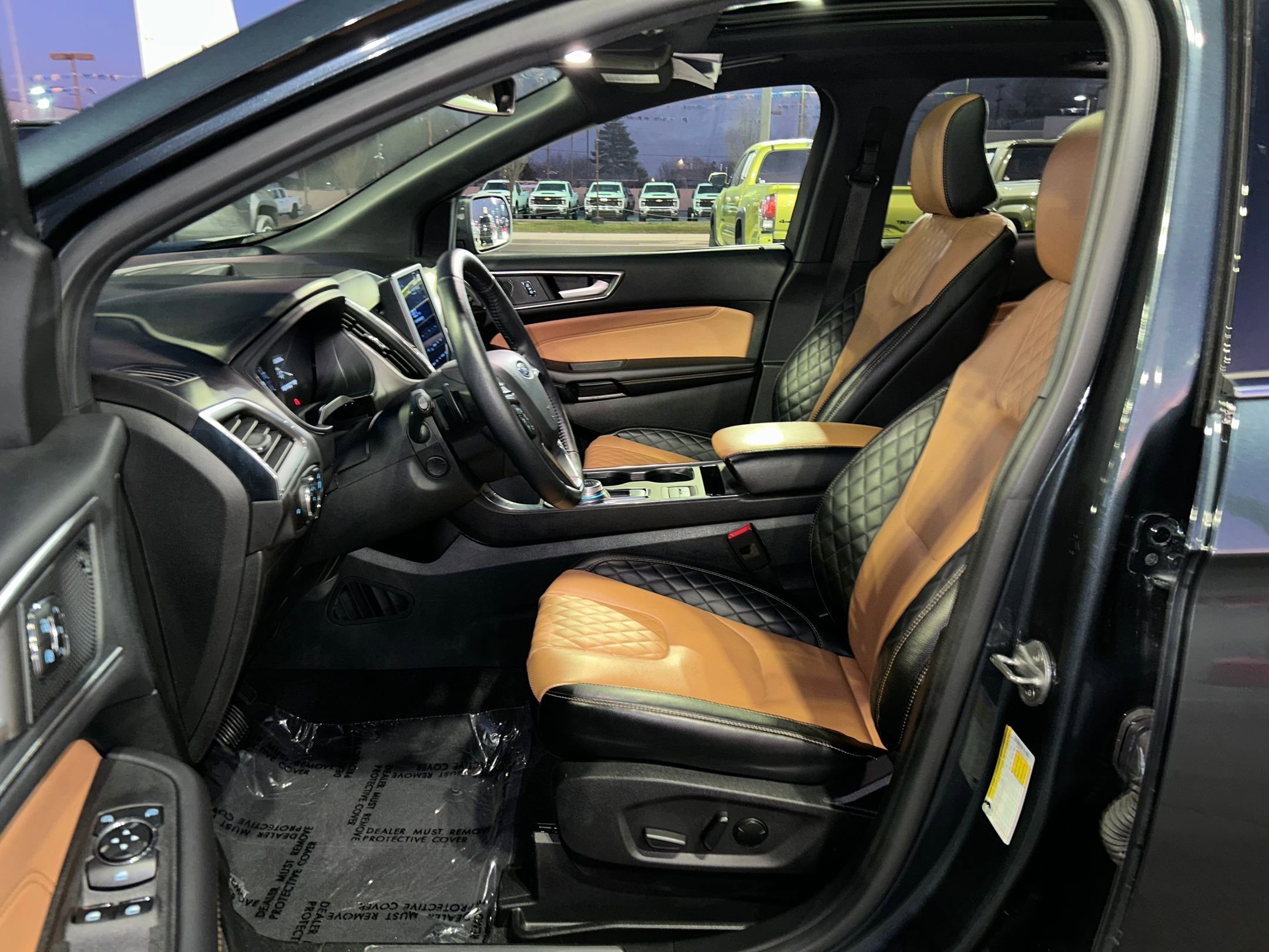 Used 2024 Ford Edge Titanium w/ Titanium Elite Package image 11