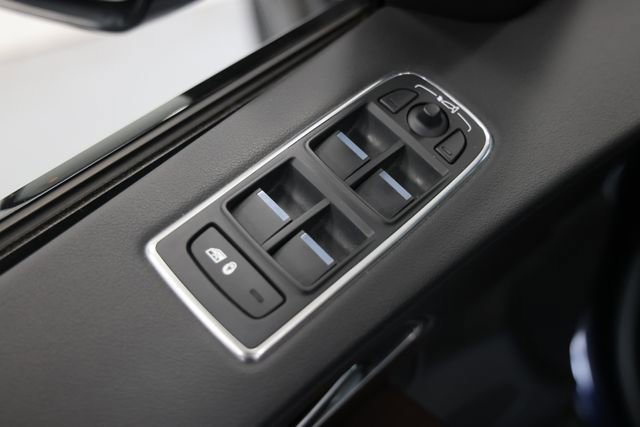 Used 2020 Jaguar F-PACE S AWD/4WD image 26