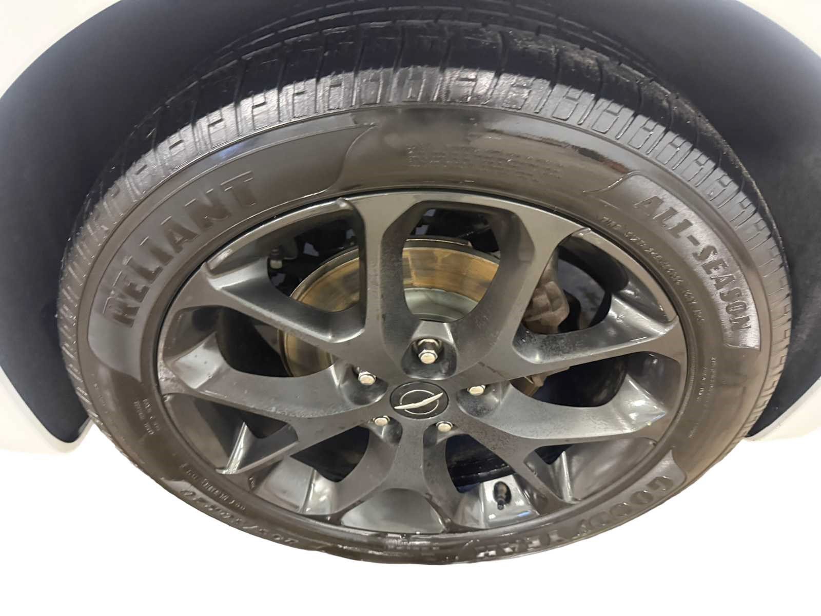 Used 2021 Chrysler Pacifica Touring w/ S Appearance Package FWD image 9