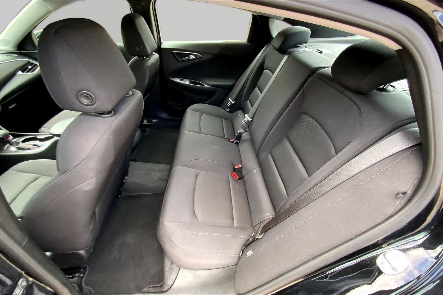 Used 2025 Chevrolet Malibu RS FWD image 21
