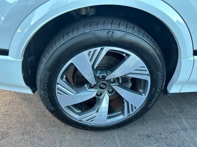 Used 2025 Audi Q6 e-tron Premium Plus AWD/4WD image 11