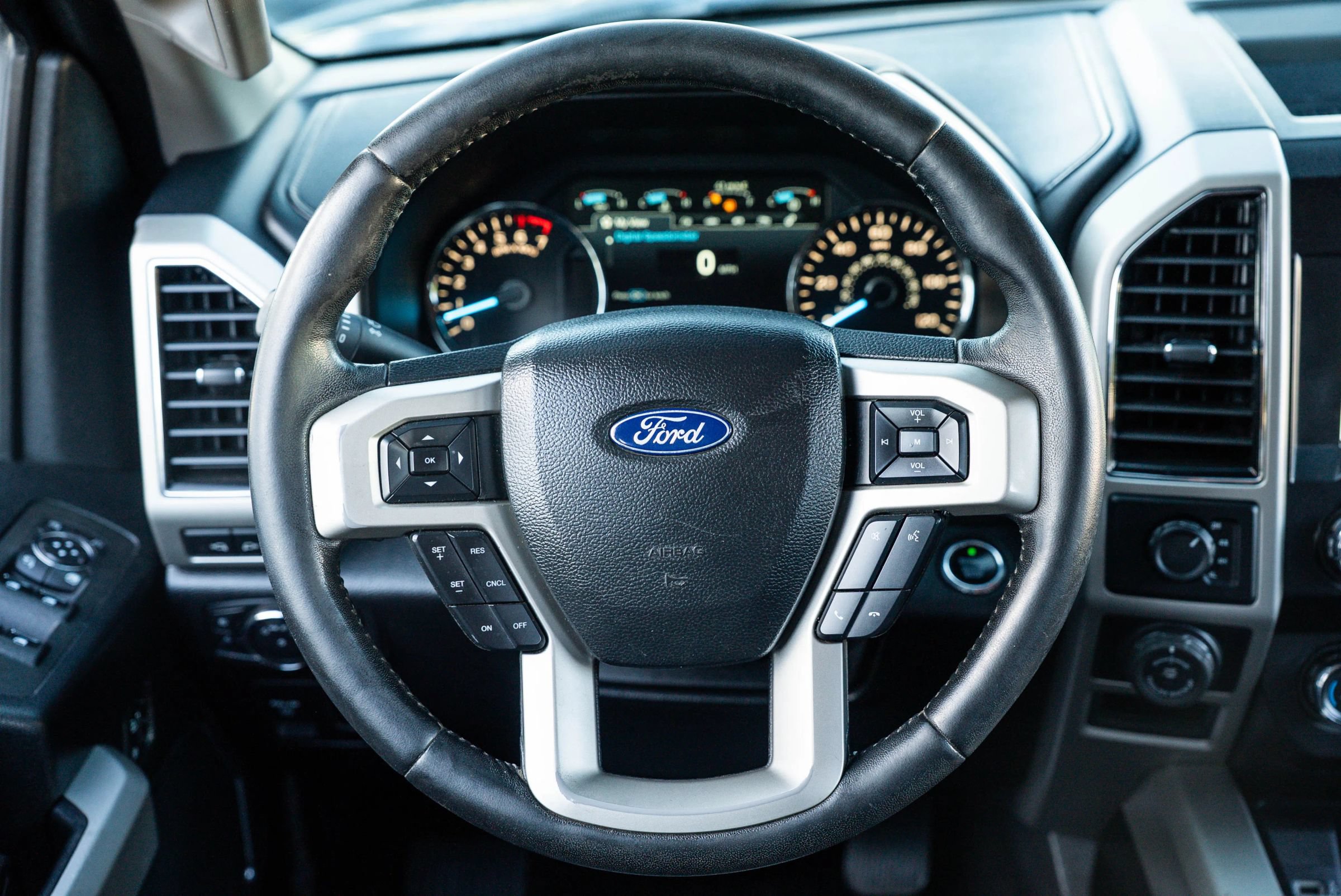 Used 2019 Ford F150 Lariat AWD/4WD image 9