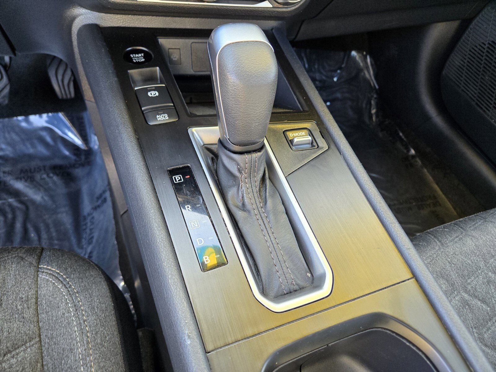 Used 2025 Nissan Kicks SV FWD image 21