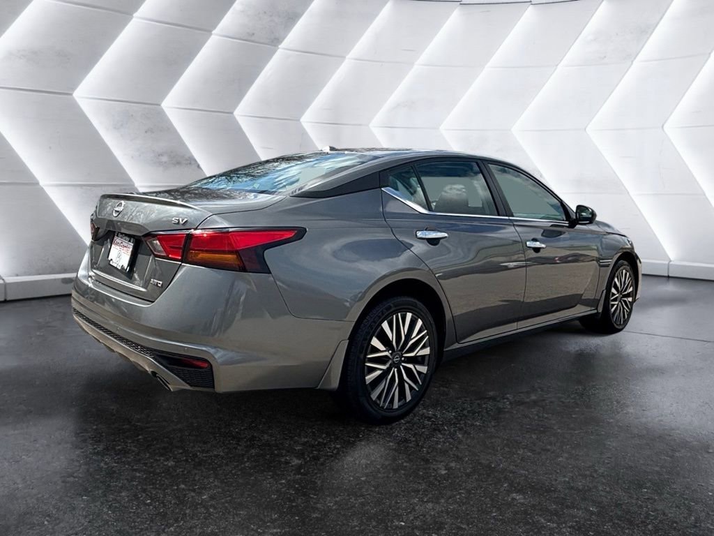Used 2024 Nissan Altima 2.5 SV w/ SV Premium Package AWD/4WD image 6