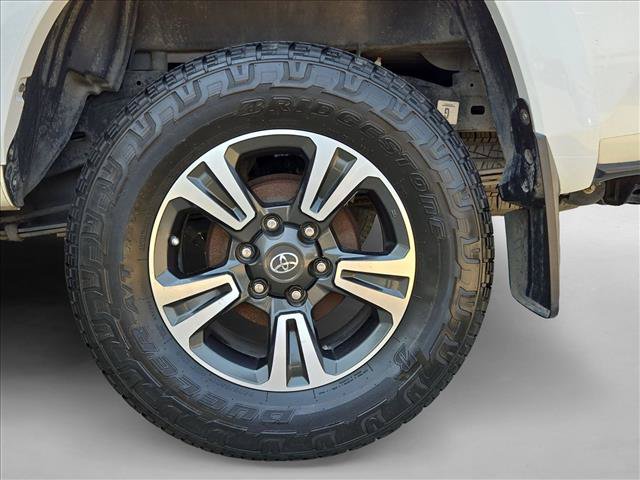 Used 2018 Toyota Tacoma TRD Sport w/ Technology Package AWD/4WD image 21