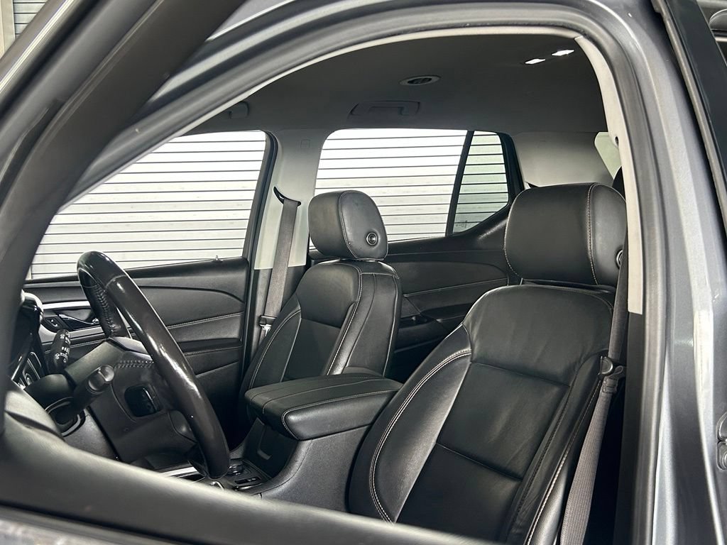 Used 2019 Chevrolet Traverse LT FWD image 15
