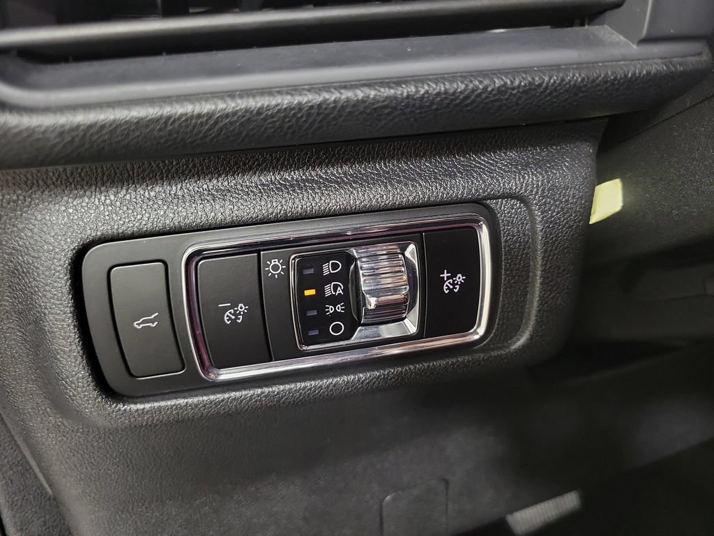 Certified 2023 Lincoln Corsair Reserve w/ Jet Appearance Package FWD image 20