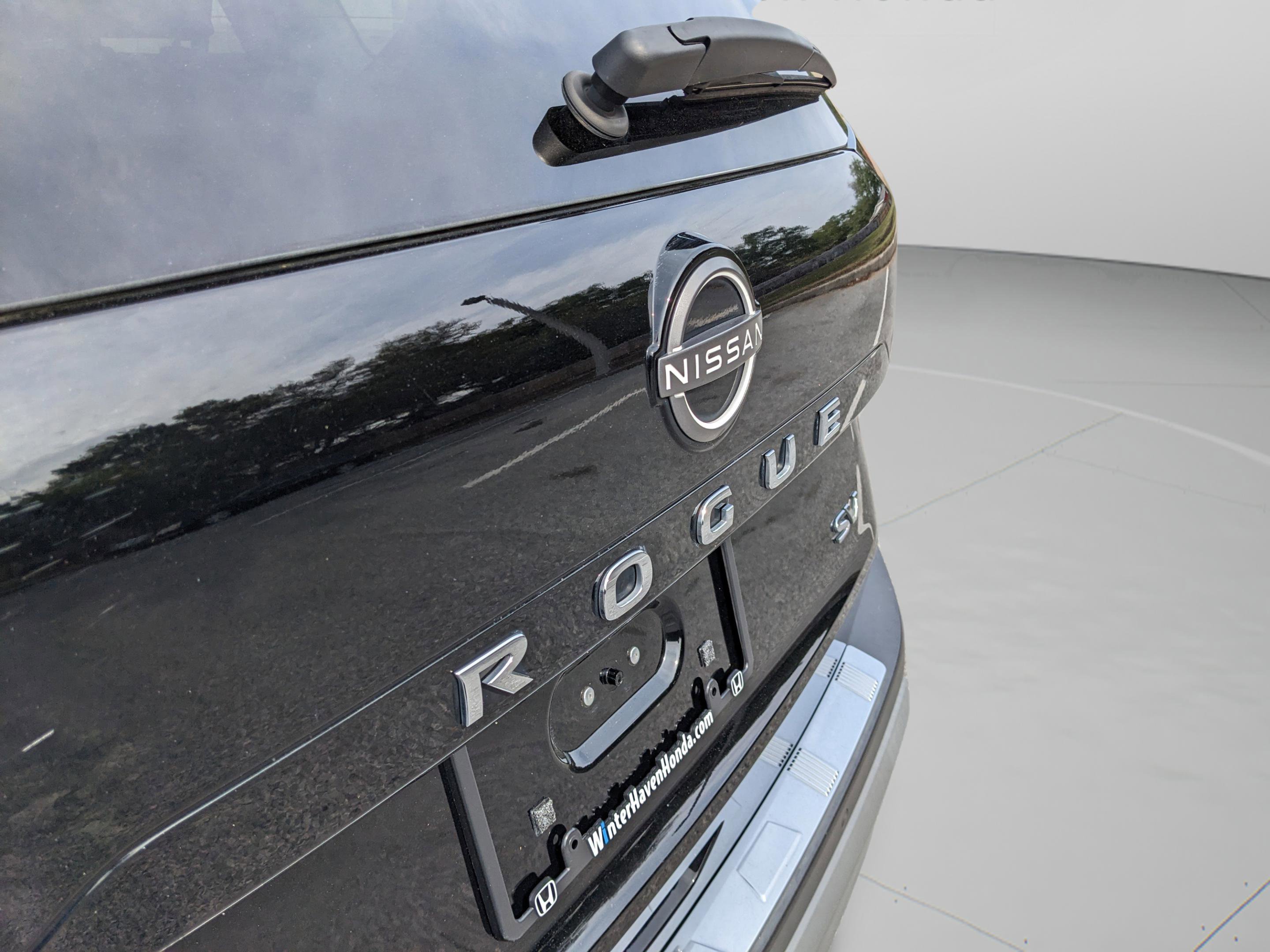 Used 2022 Nissan Rogue SV FWD image 14