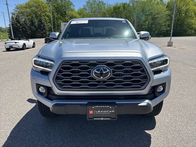 Certified 2022 Toyota Tacoma TRD Off-Road w/ TRD Premium Off Road Package AWD/4WD image 4