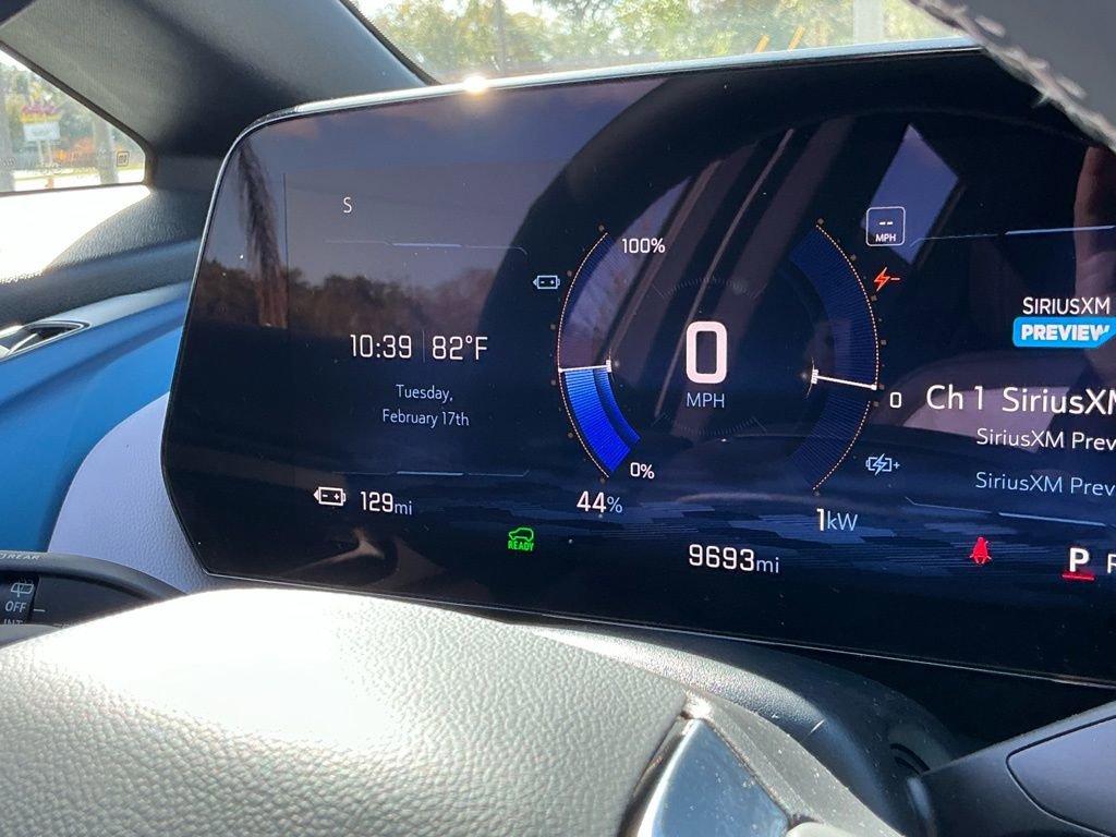 Used 2025 Chevrolet Equinox EV LT image 30