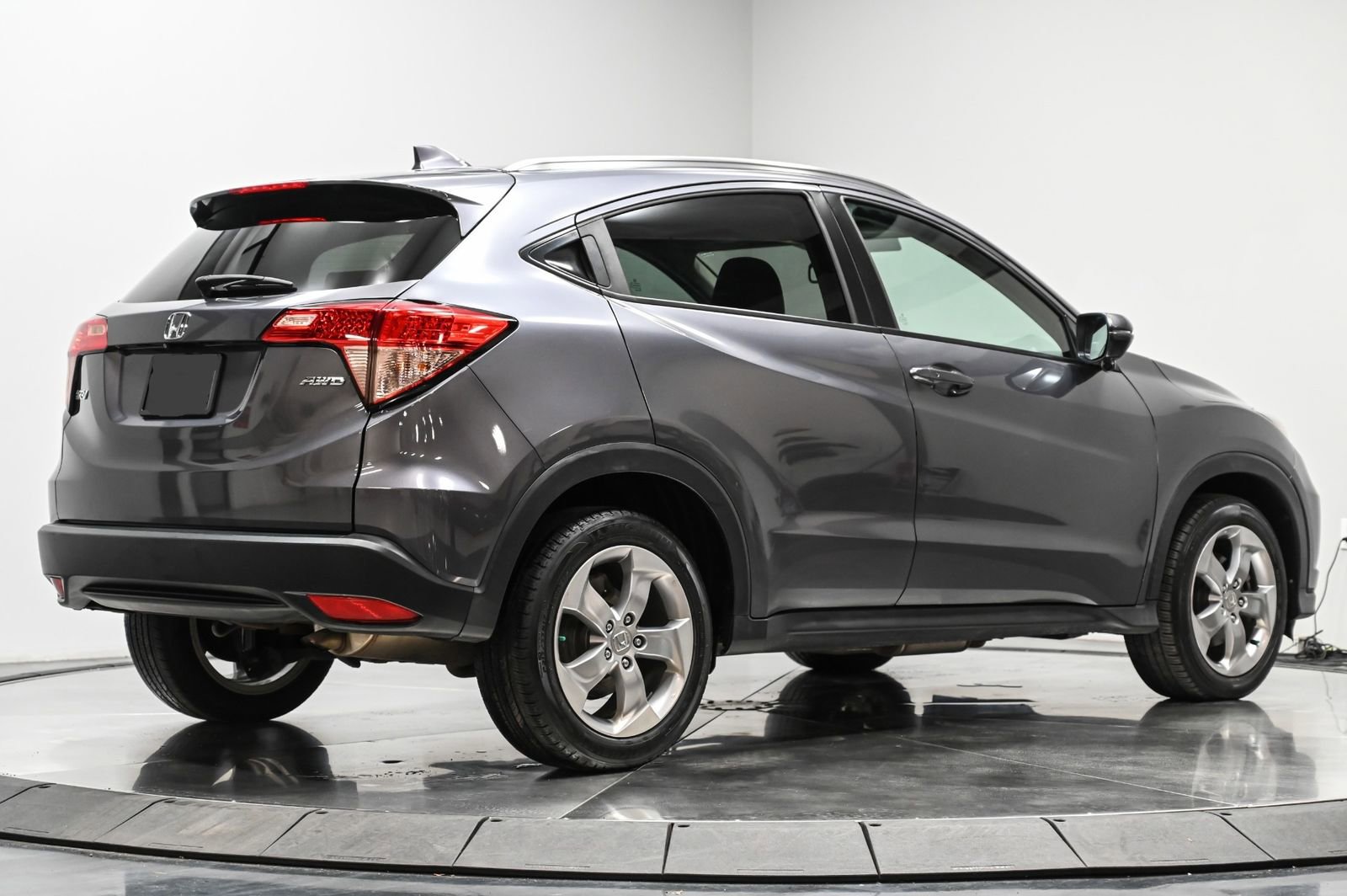 Used 2017 Honda HR-V EX-L image 9