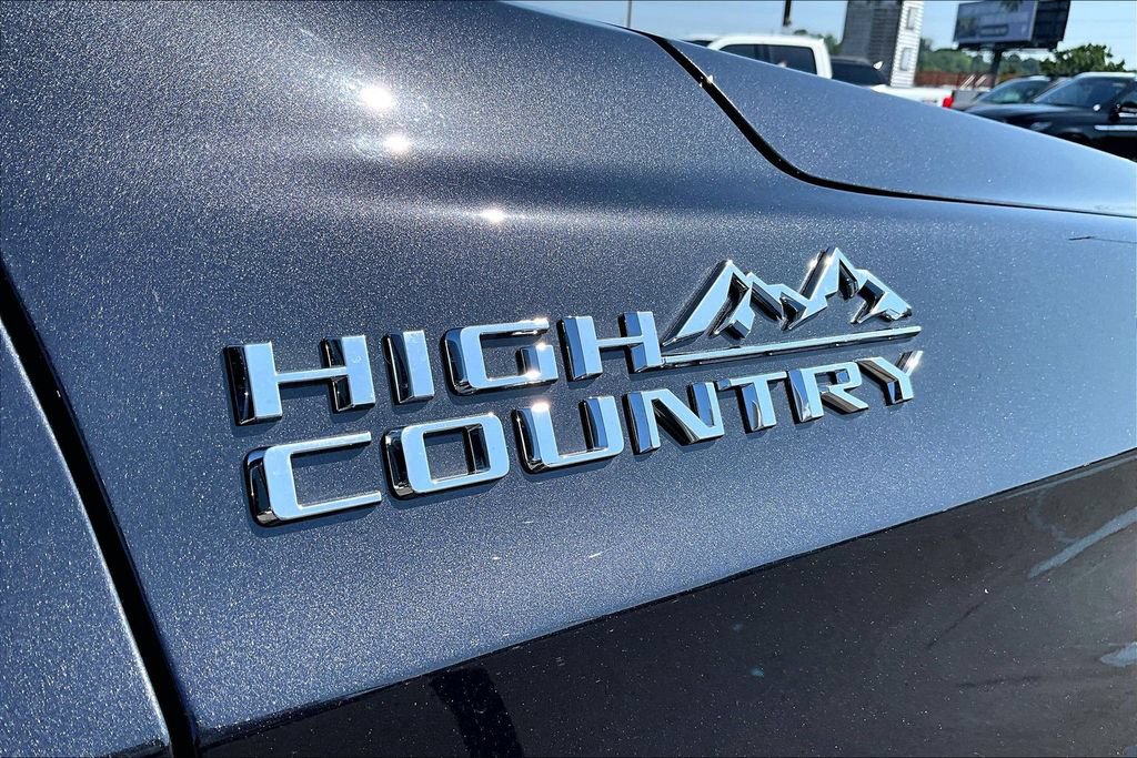 Used 2025 Chevrolet Suburban High Country w/ Sun And Tow Package AWD/4WD image 26
