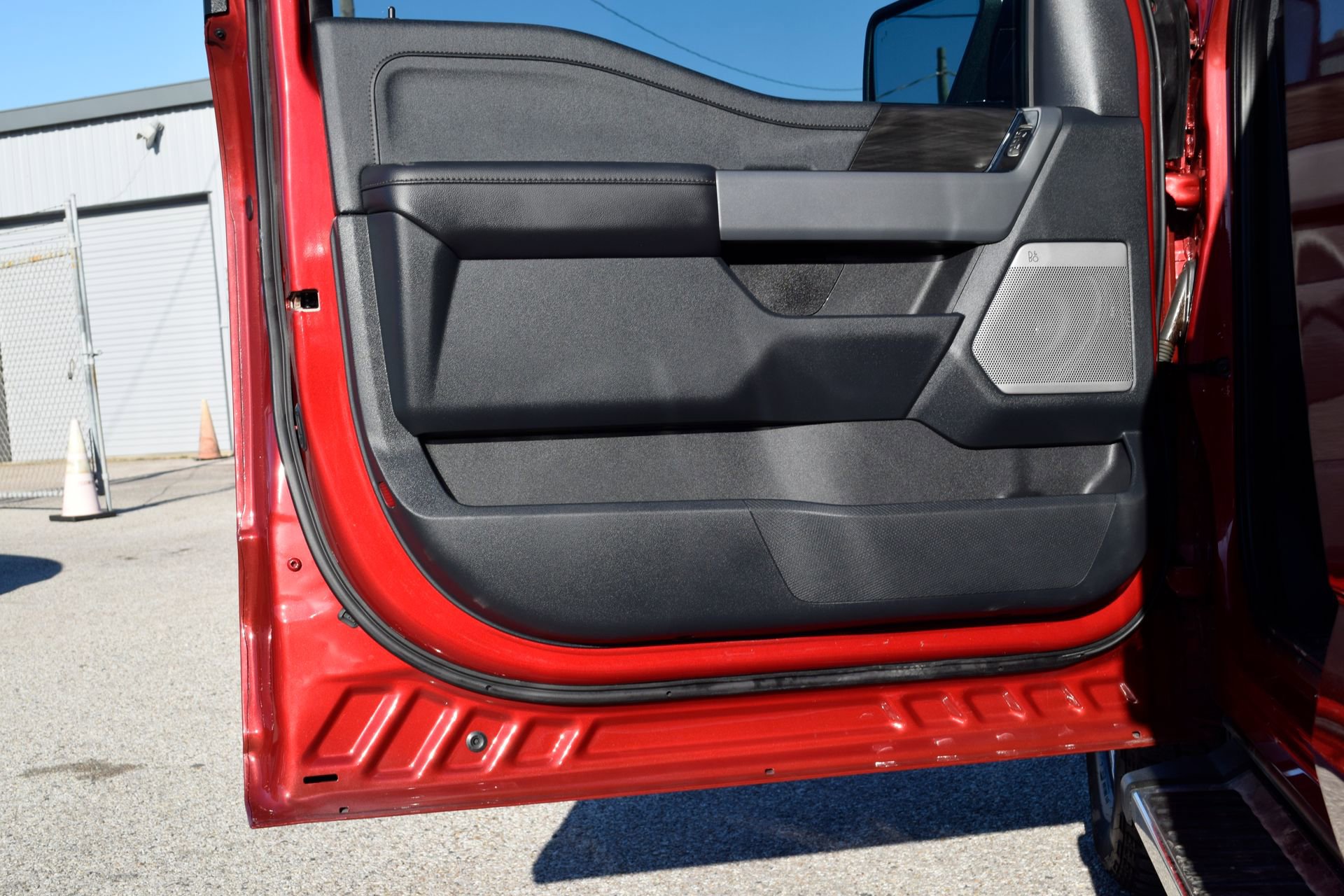 Certified 2025 Ford F150 Lariat w/ FX4 Off-Road Package image 19