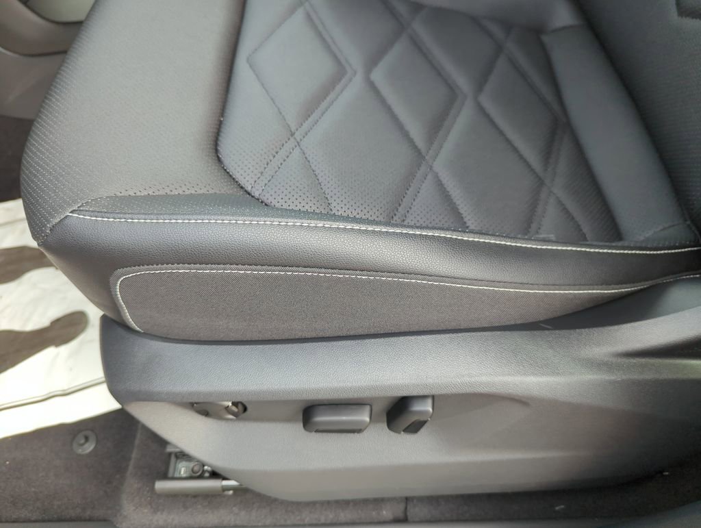 New 2026 Volkswagen Atlas SE image 34