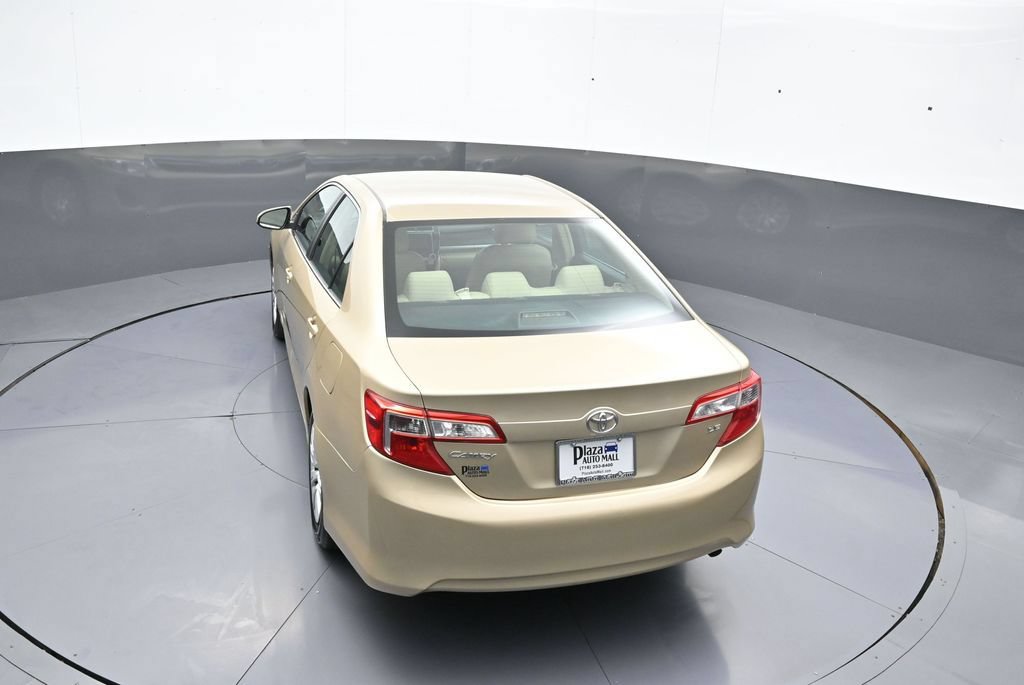 Used 2012 Toyota Camry LE FWD image 37