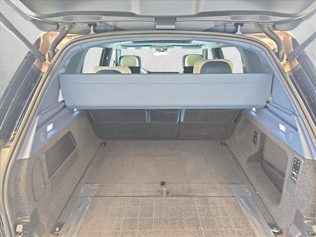 New 2026 Land Rover Range Rover SV AWD/4WD image 12