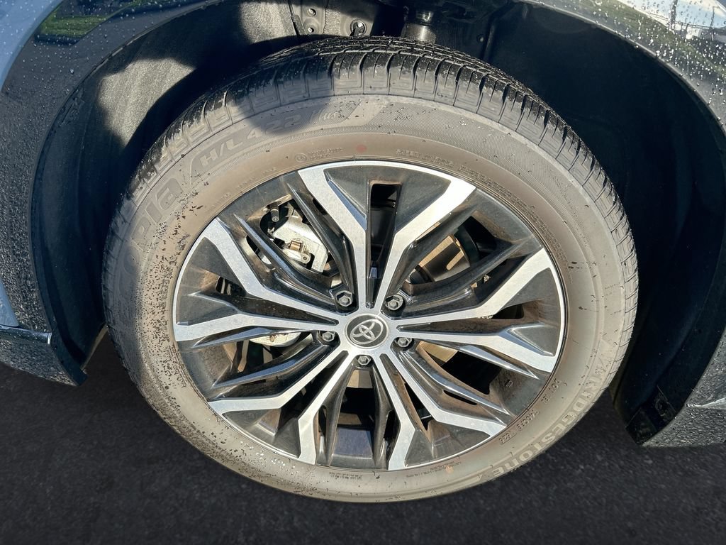Certified 2026 Toyota Crown Signia AWD/4WD image 10